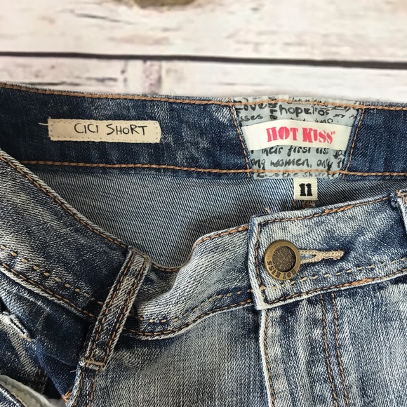 🌴Hot Kiss Cici Crochet Detail Denim Shorts Sz 11 - Picture 4 of 9